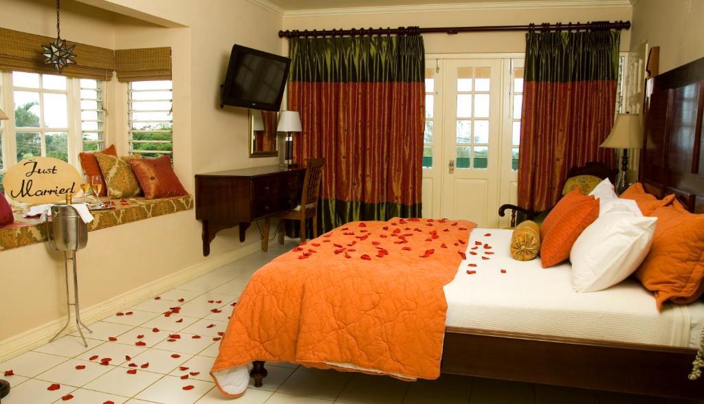 Cardiff Hotel&Spa Runaway Bay Pokoj fotografie